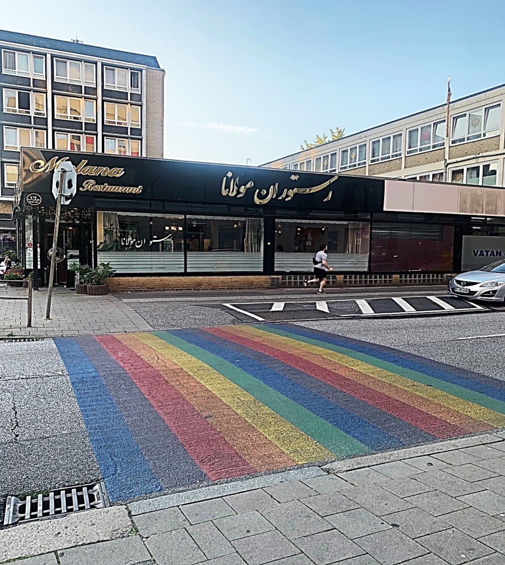  Why are conservative Immigrants & LGBTQ+ groups not sharing the same public space in Hamburg?